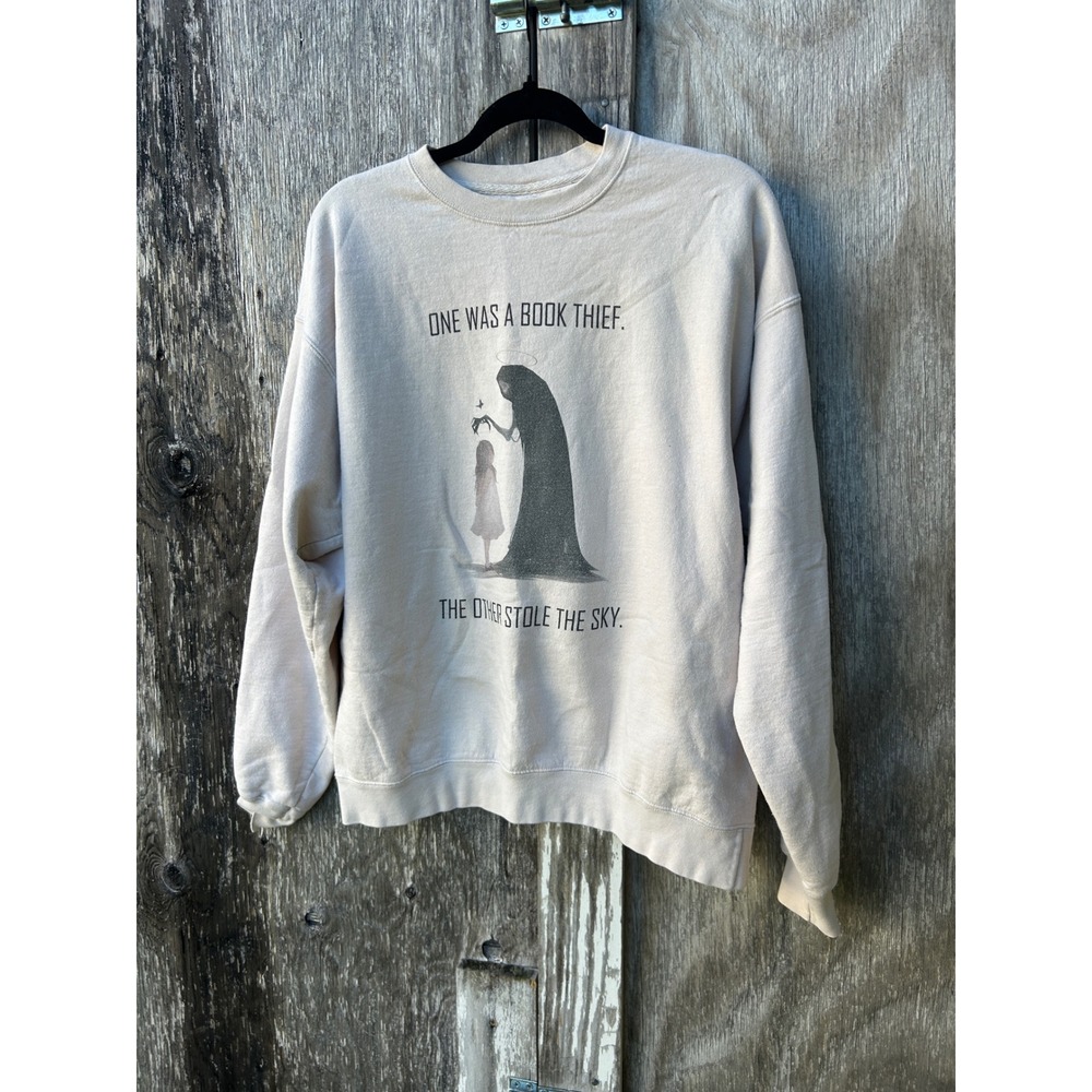 Book Thief Graphic Sweatshirt Cream Oversize BookTok Dark‎ Academia Reader L/ XL